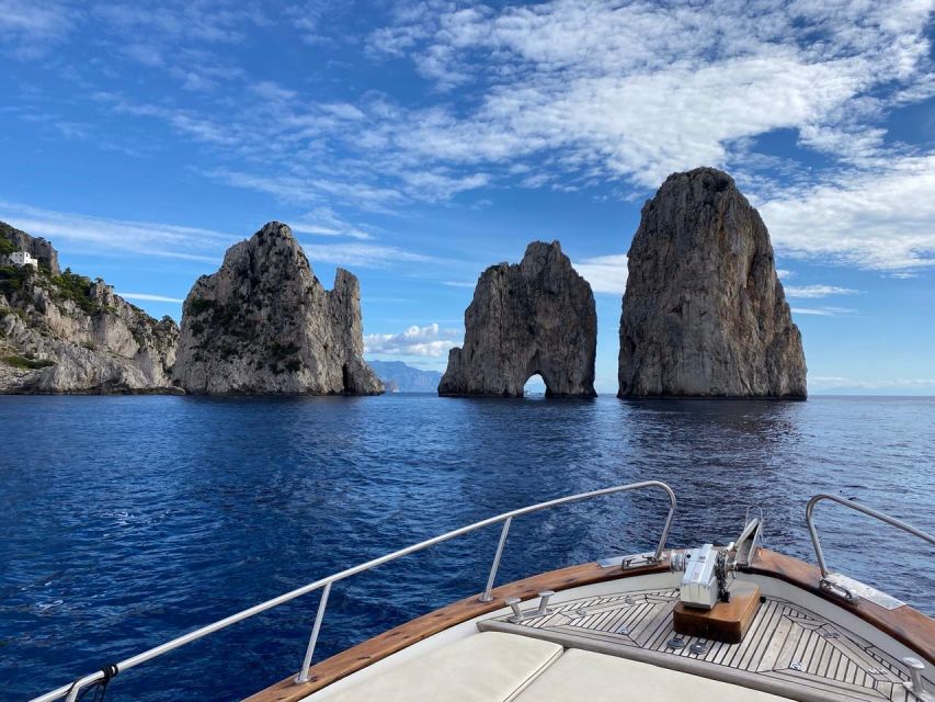 Positano: Private Boat Excursion to Capri Island - Just The Basics