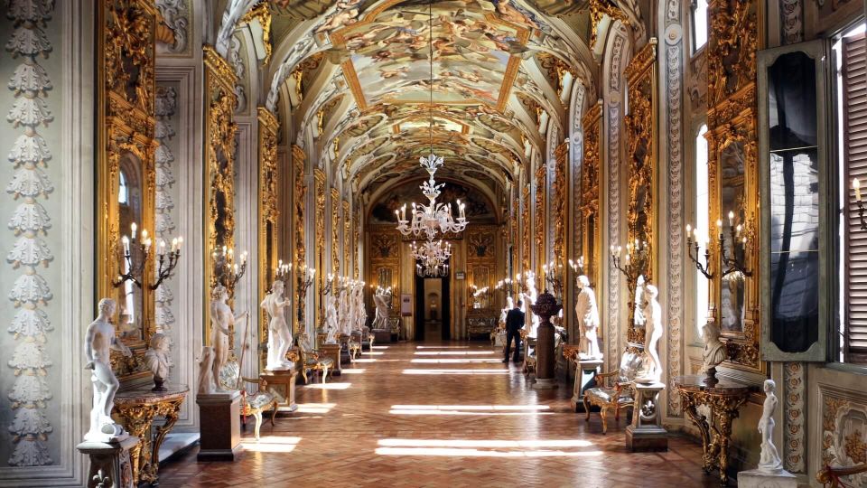 Private Galleria Doria Pamphilj and Villa Farnesina - Just The Basics