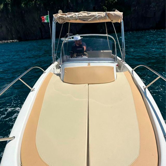 Sorrento: Boat Tour to Capri on Saver 21ft - Just The Basics