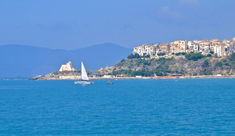 Sperlonga: Private Boat Tour to Gaeta With Pizza and Drinks - Just The Basics