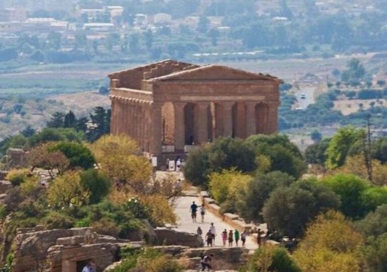 From Catania or Taormina: Agrigento and Piazza Armerina Tour