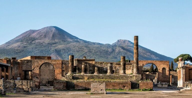 From Naples: Full-Day Tour of Pompeii, Sorrento and Positano