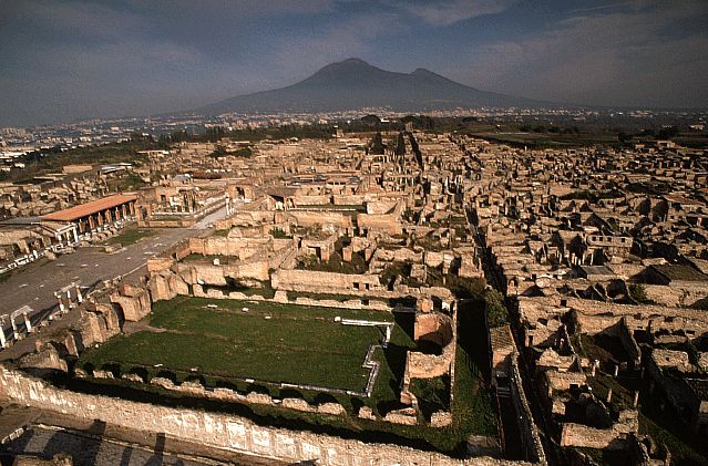 From Naples – Private Tour Pompeii, Vesuvius, and Sorrento