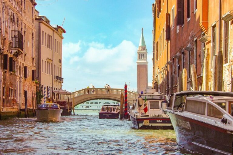 From Rome: Full-Day Small Group Tour to Venice by Train