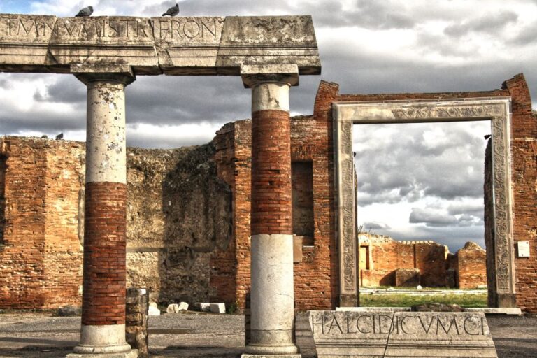 From Rome: Private Pompeii Day Trip by Car/Train