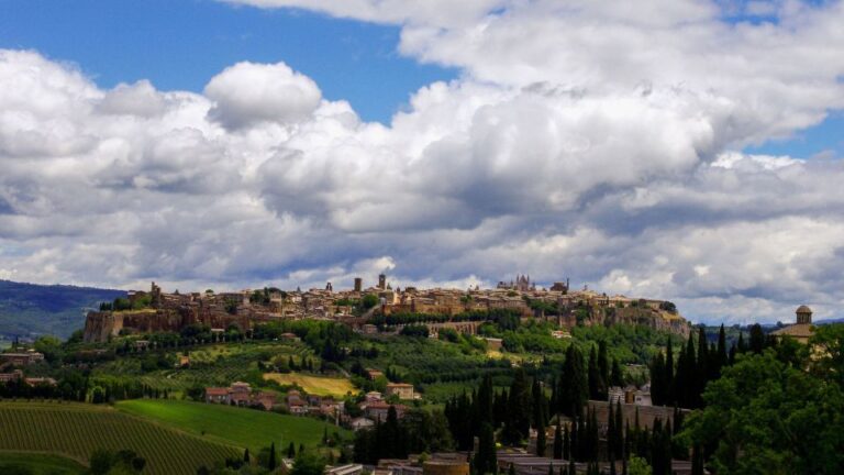 From Rome: Private Tour to Orvieto and Caprarola With Lunch