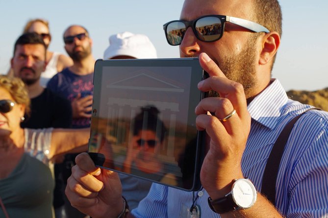 I Tour With the Archaeologist: Group Visit at Sunset to the Valley of the Temples