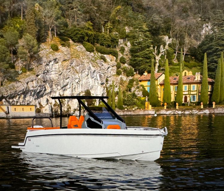 Lake Como: 2 Hour Private Boat Tour With Driver