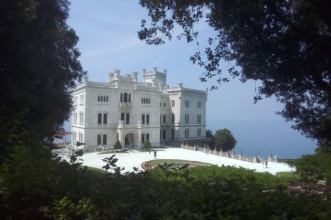 Miramare Castle and the Park - Location and Details