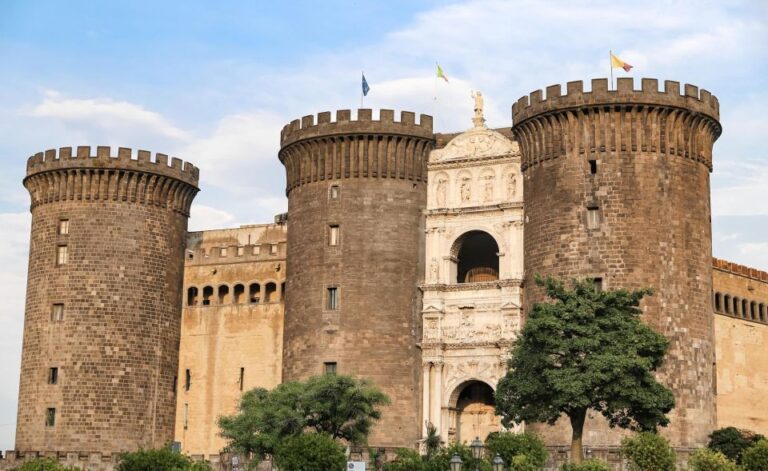 Naples: Private Exclusive History Tour With a Local Expert