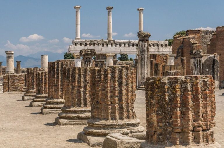 Pompeii, Herculaneum and Naples From the Amalfi Coast