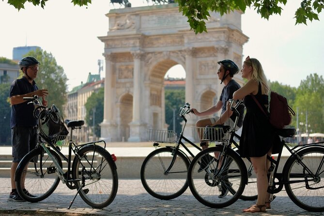 Private Bicycle Tour in Milan 3 Hours