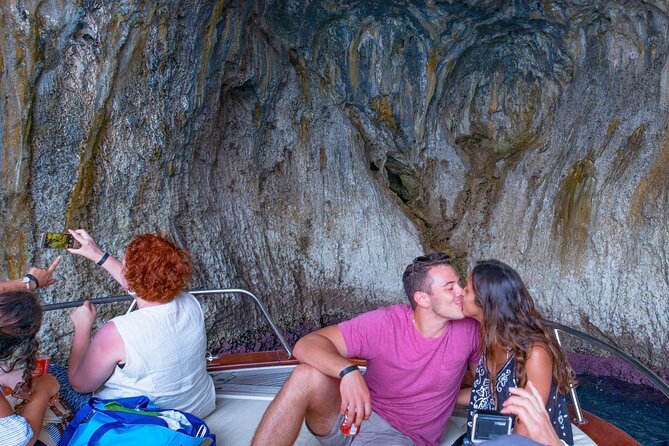Private Boat Tour From Sorrento to Capri – Apreamare 10