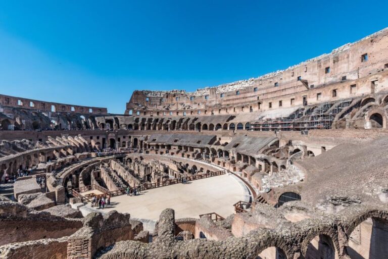 Rome: Roman Piazzas With Colosseum and Roman Forum Tour