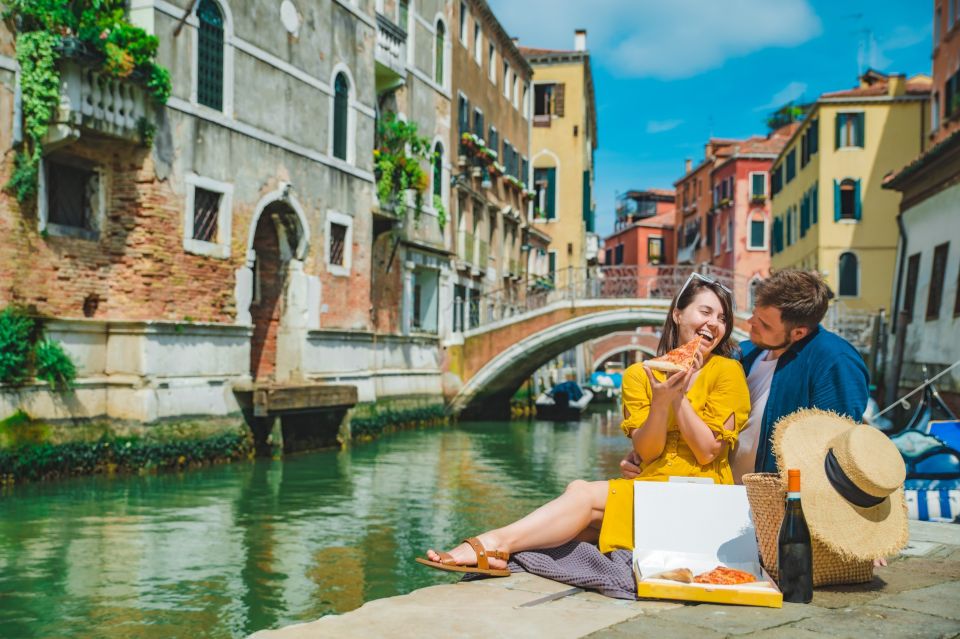 Traditional Italian Food and Venice Old Town Private Tour - Experience Description