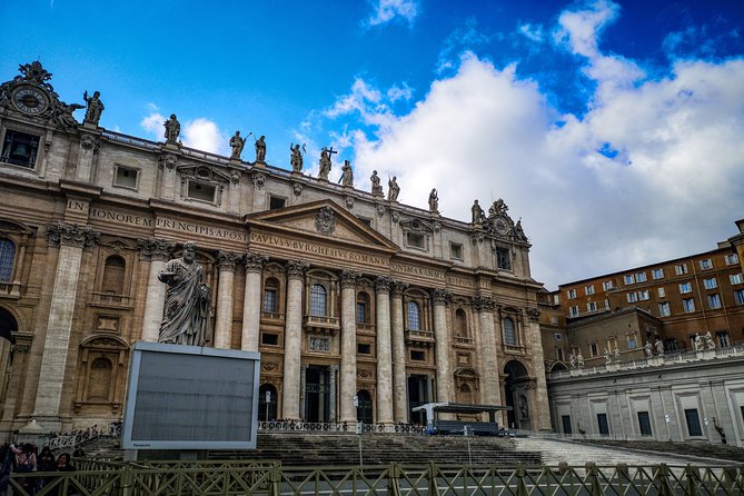 Fast Access Vatican Raphael Rooms Sistine Chapel & St Peter Basilica Guided Tour - Meeting Point and End Point