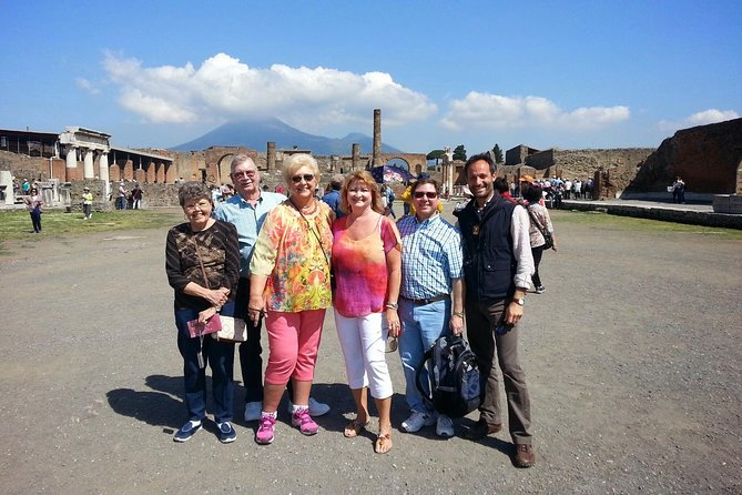 Private Tour in Pompeii and the Amalfi Coast With an Archaeologist - Meeting and Pickup