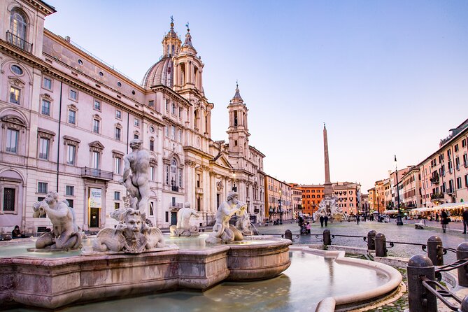 Rome City Center Walking Tour in a Small Group - Small Group Experience