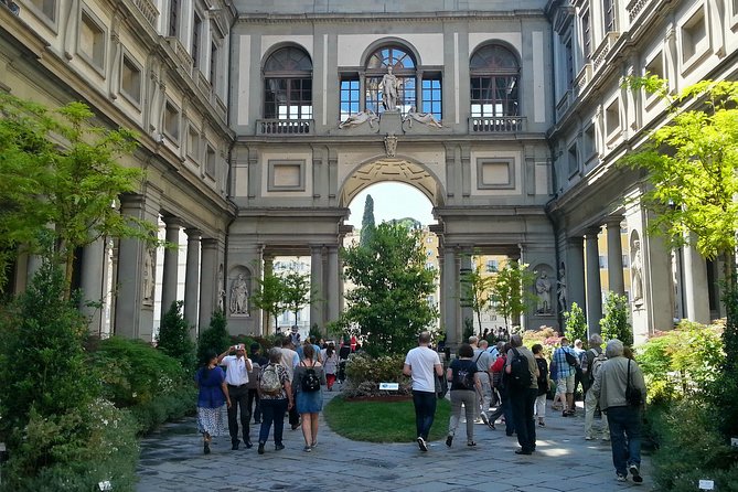 Uffizi Gallery Entrance Ticket With Priority Access - Museum Experience