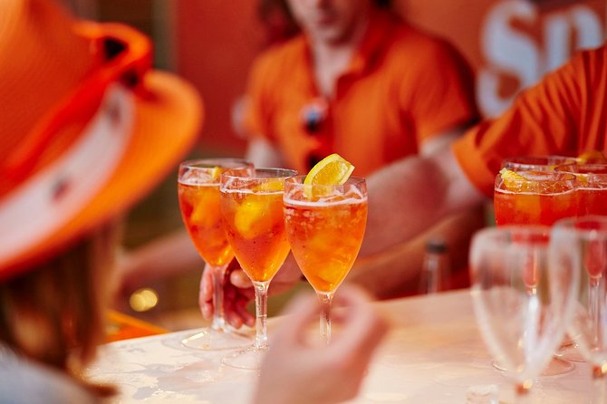 Wine Bars Hopping: Spritz & Cichetti as a Venetian - Private Tour - Customization and Additional Info