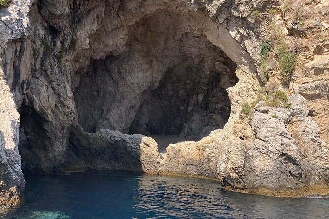 2-Hours Excursion to the Blue Grotto of Taormina in Isola Bella - Accessibility and Requirements