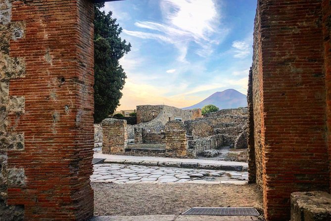 Pompeii Guided Tour Small Group Skip the Line - Benefits of Small Group Tour