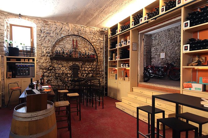 Wine Tasting in Historical Center of Lazise - Zanoni Family Cellar Tradition