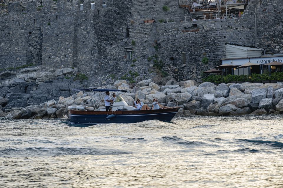 Exclusive 4-Hour Tour: Gulf of Poets, Villages, and Three Islands - Boat Features and Crew Information