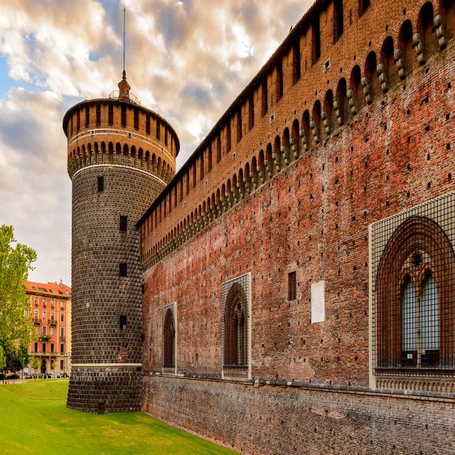 Milan: Old Town and Top Attractions Private Tour by Car - Tour Highlights
