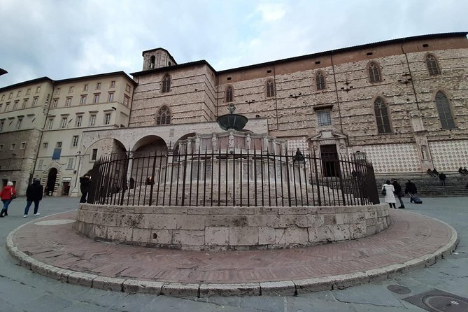 Private Perugia Walking Tour With Official Guide - Meeting Point Information