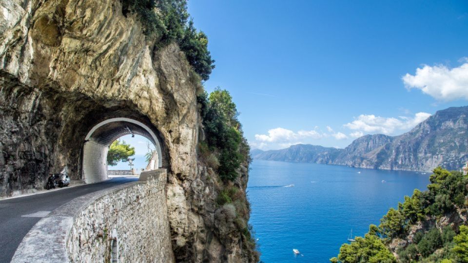 Transport From Naples, Amalfi Coast and Sorrento to Rome - Highlights and Service Features