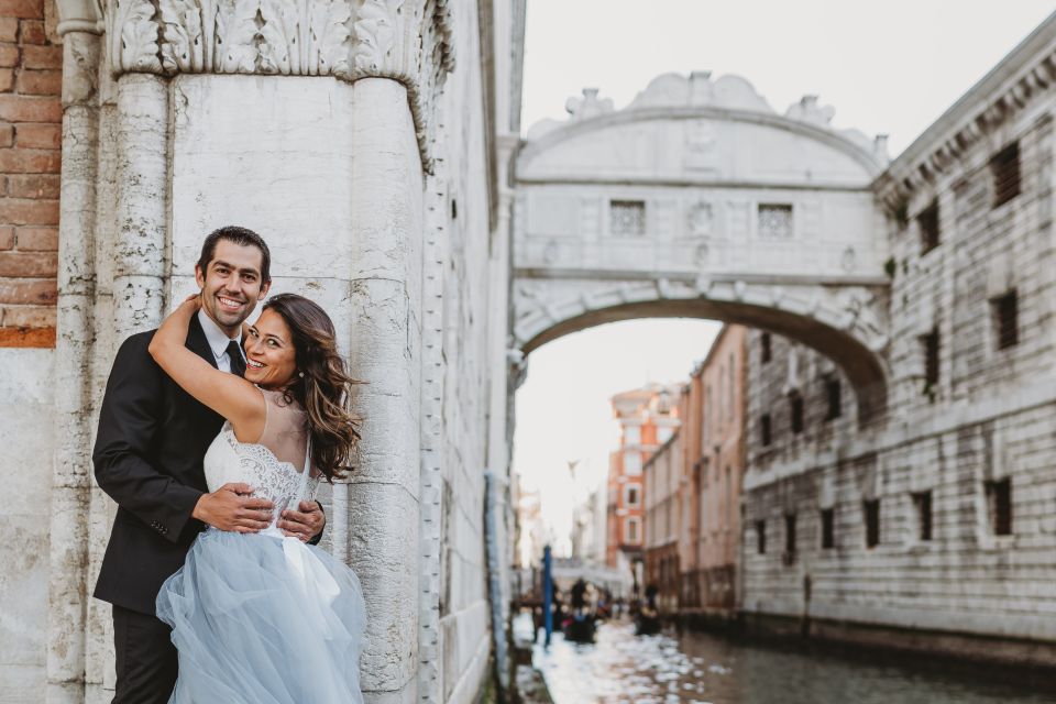 Venice: Private Gondola Ride With Photo Shoot - Pricing and Inclusions