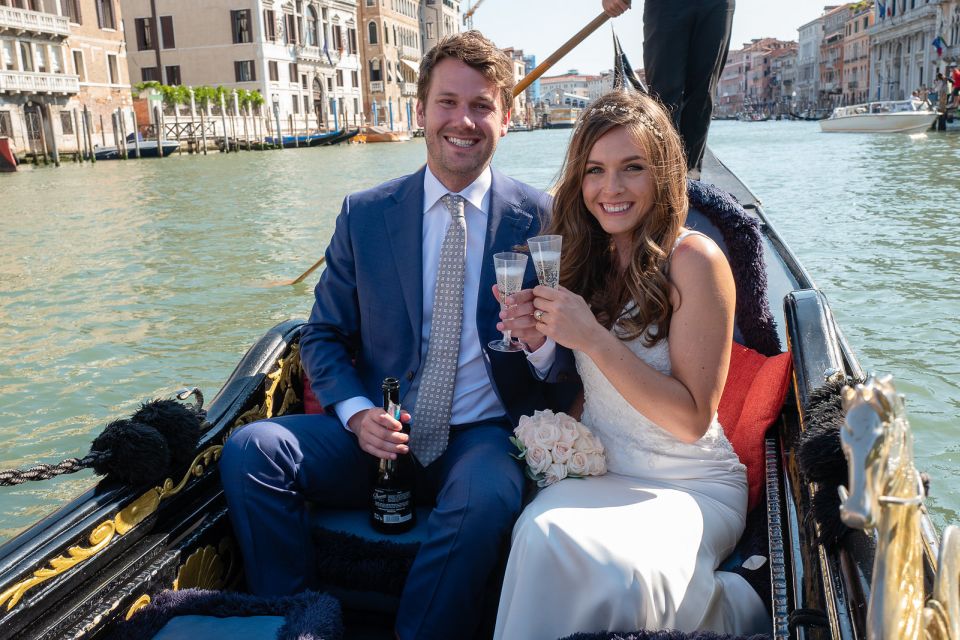Grand Canal: Renew Your Wedding Vows on a Venetian Gondola - Price and Inclusions