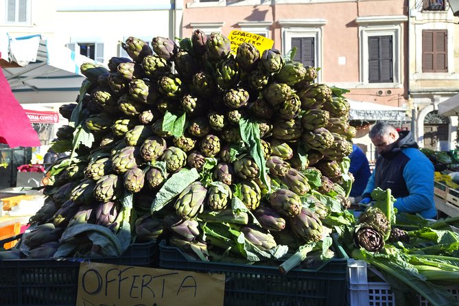 Rome Campo De Fiori, Ghetto and Pantheon Street Food Tour - Tour Accessibility