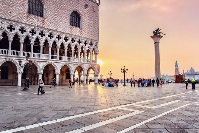 Saint Marks Square and the Highlights of Venice - Meeting Point Details