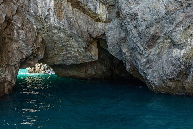 Capri by Boat With a Shared Tour Departing From Sorrento - MSH - Just The Basics