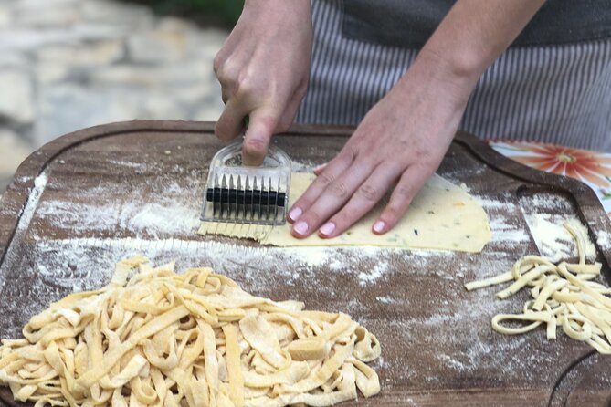 Cooking Class in a Historical Villa in Siena Provence - Just The Basics