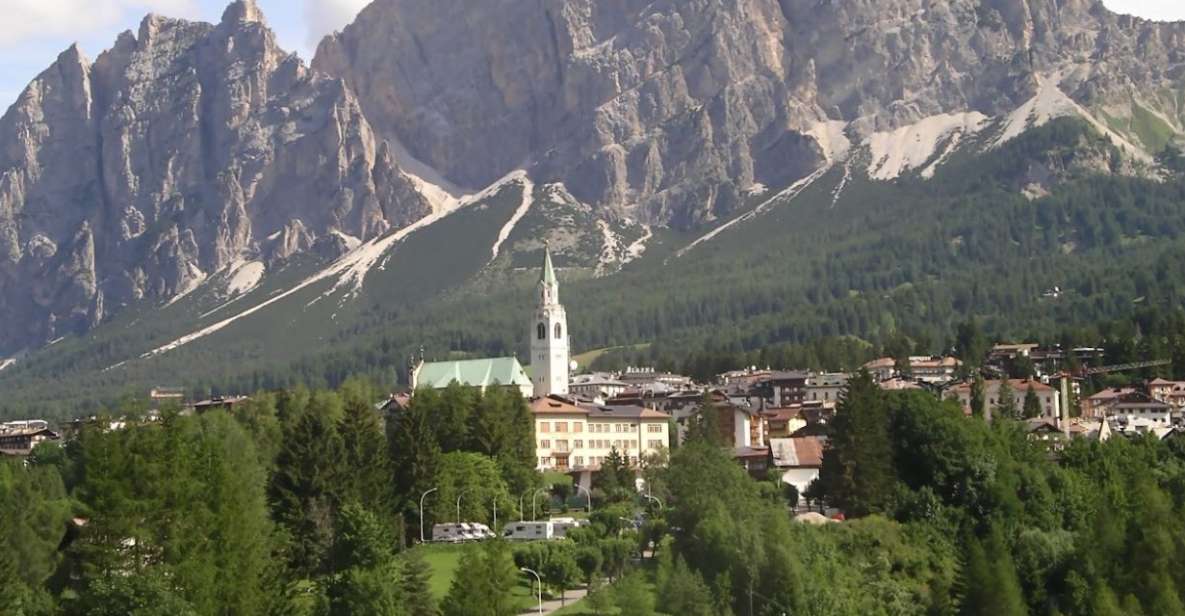 Cortina D'Ampezzo: Cortina Valley and Lakes Guided Tour - Just The Basics