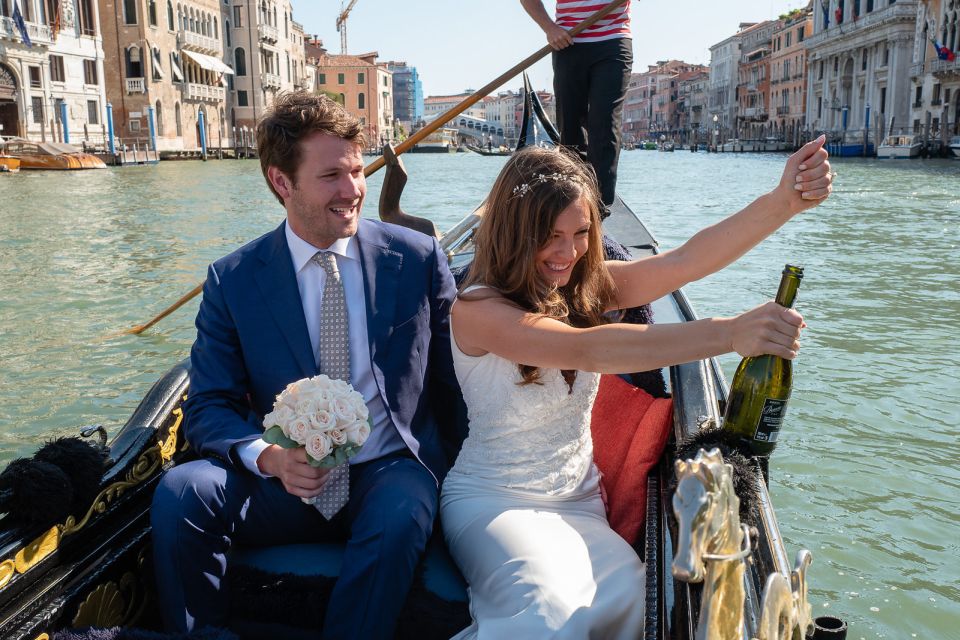 Grand Canal: Renew Your Wedding Vows on a Venetian Gondola - Just The Basics