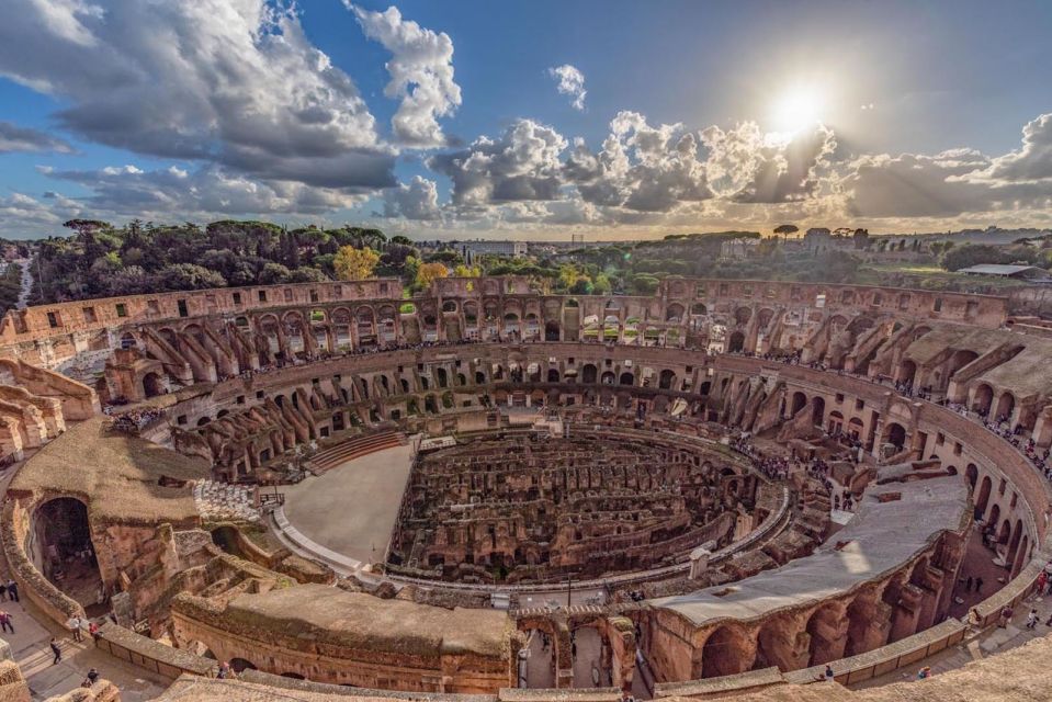 Rome: Roman Piazzas With Colosseum and Roman Forum Tour - Just The Basics