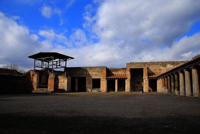 Skip-the-line Small Group Guided Walking Tour of Ancient Pompeii Highlights - Just The Basics