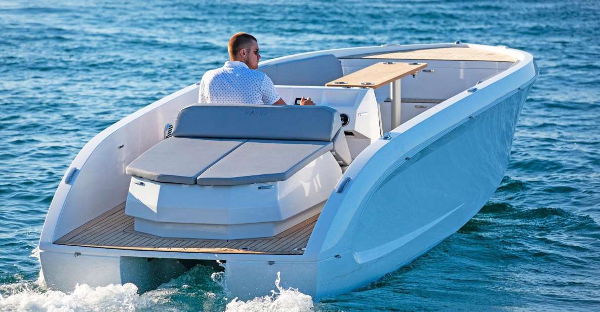 Boat Rental in Santa Maria Di Leuca · Mana 23 () - Rental Details