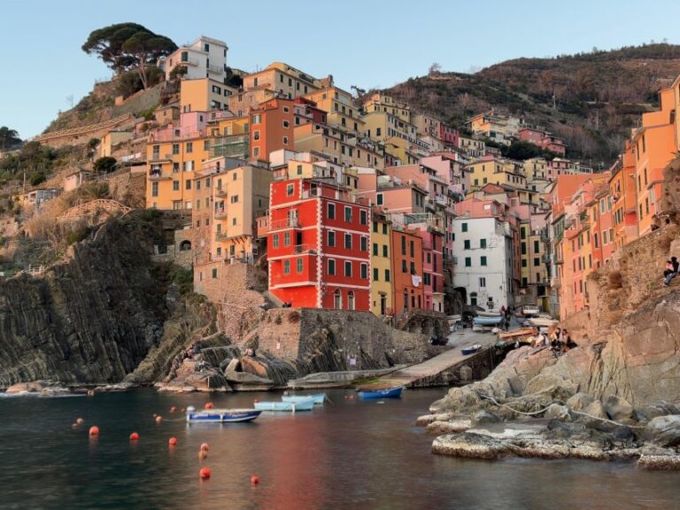 Cinque Terre: Private Trekking Riomaggiore to Monesteroli