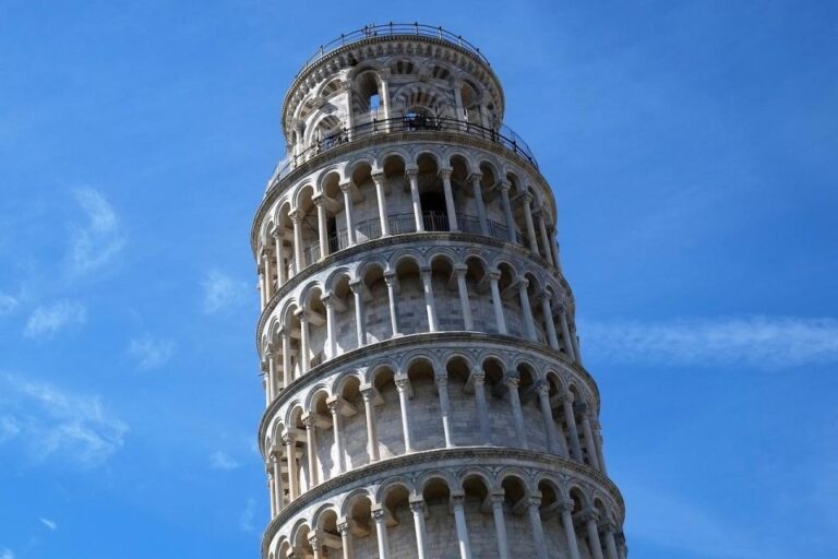 From Florence: Private Full-Day Tour of Pisa and Lucca