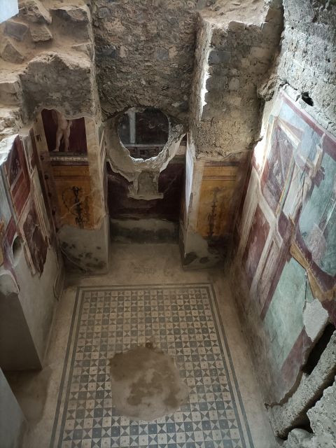 From Naples: Pompeii & Peastum Guided Tours