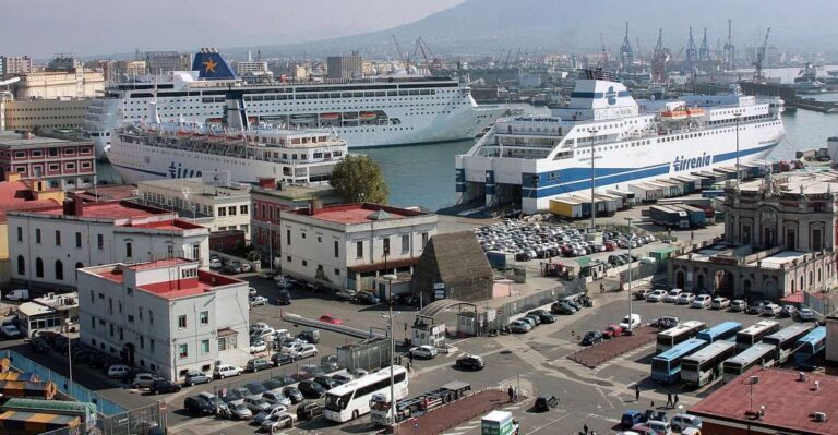 From Naples Port: Private Transfer to Mount Vesuvius