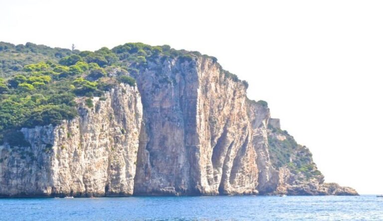 Gaeta: Private Cruise to Montagna Spaccata and Devils Well