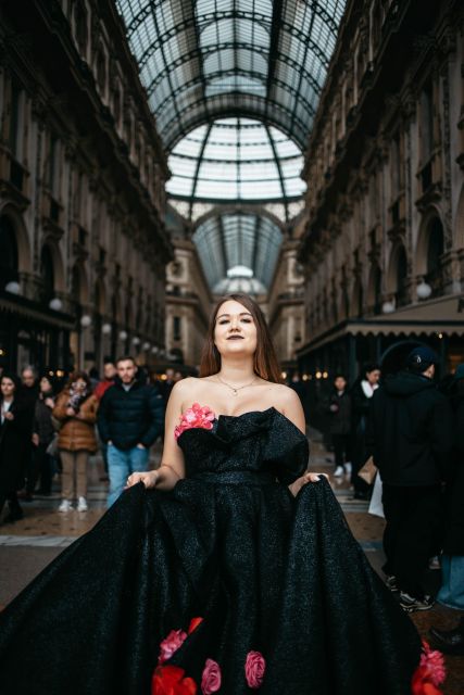 Photoshoot With a Fairytale Dress in the Heart of Milan