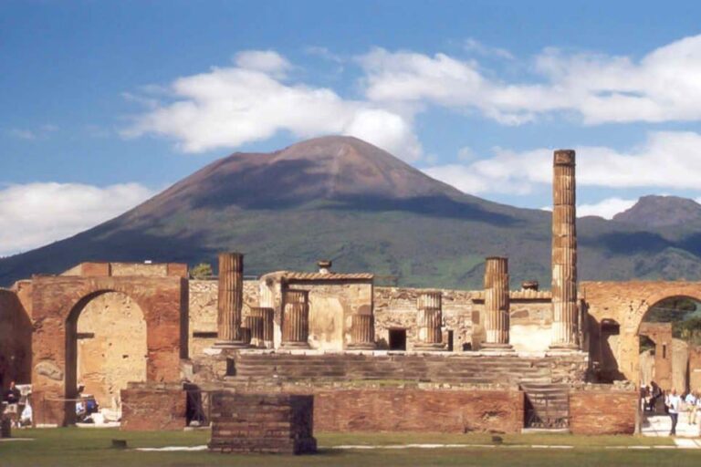 Pompeii With Wine Tasting Private Tour