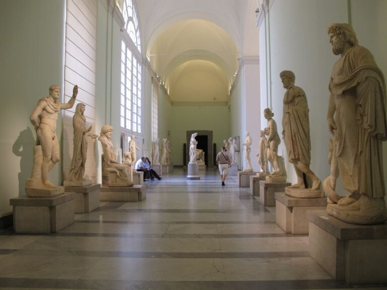 Tour: Pompeii Ruins & Archaeological Museum in Naples